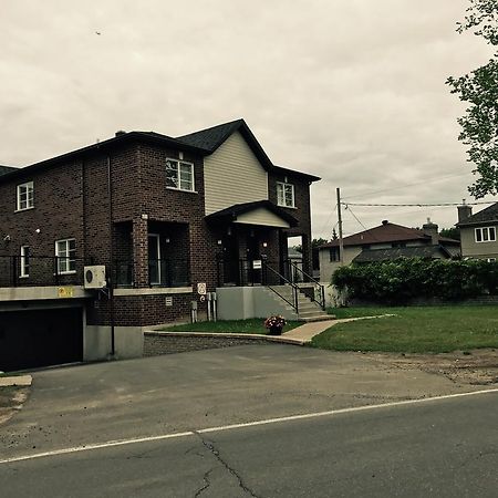 Luxury Two Story Villa Unit D Laval Bagian luar foto