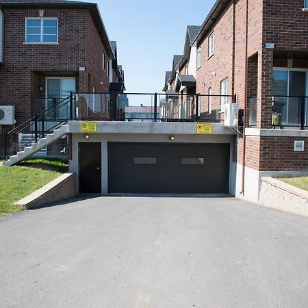 Luxury Two Story Villa Unit D Laval Bagian luar foto