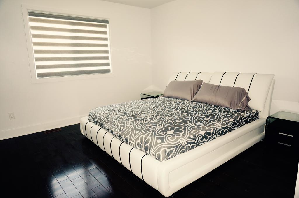 Luxury Two Story Villa Unit D Laval Bagian luar foto