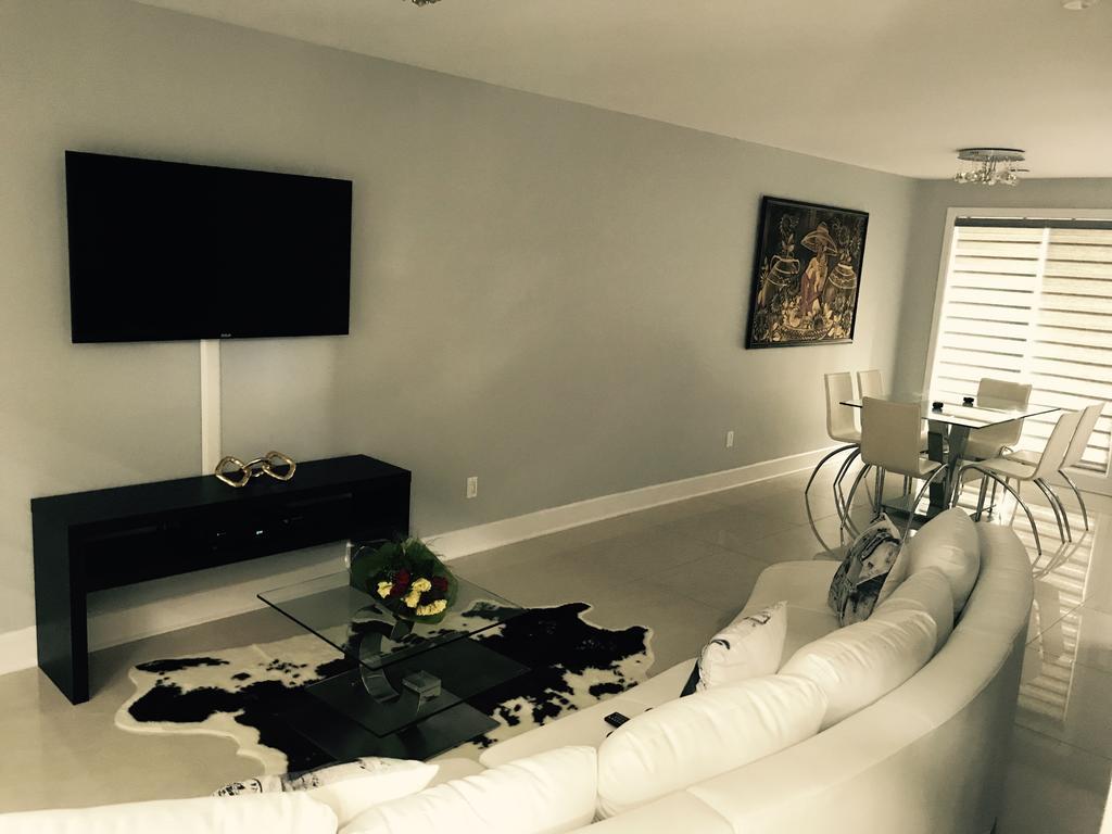 Luxury Two Story Villa Unit D Laval Bagian luar foto