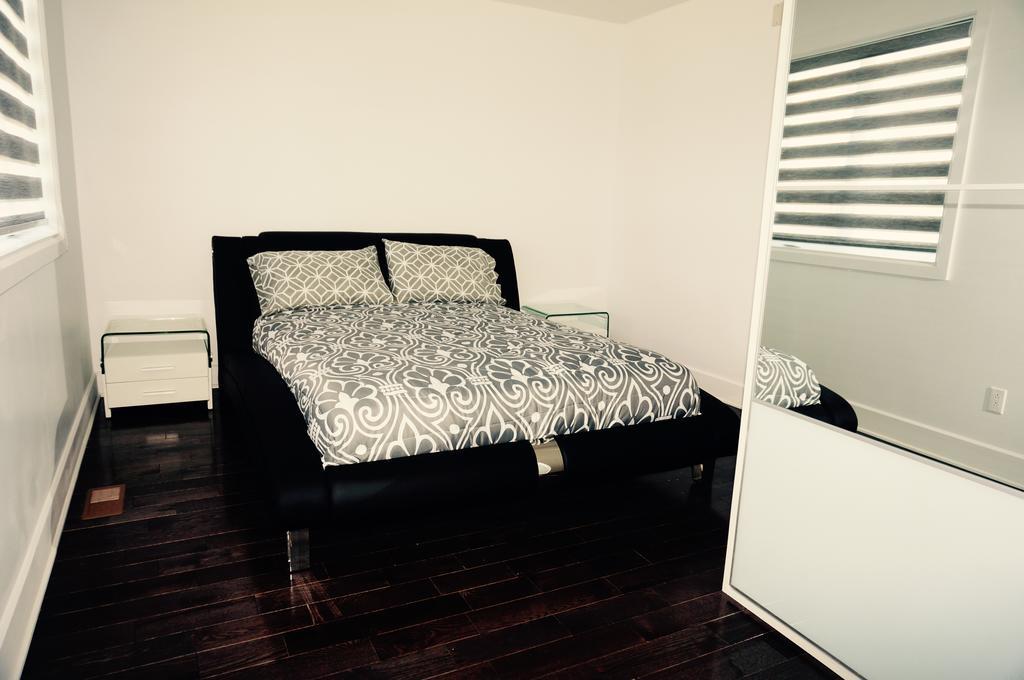 Luxury Two Story Villa Unit D Laval Bagian luar foto