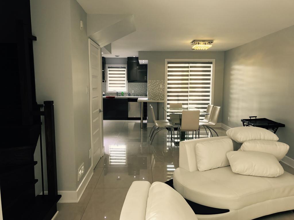 Luxury Two Story Villa Unit D Laval Bagian luar foto