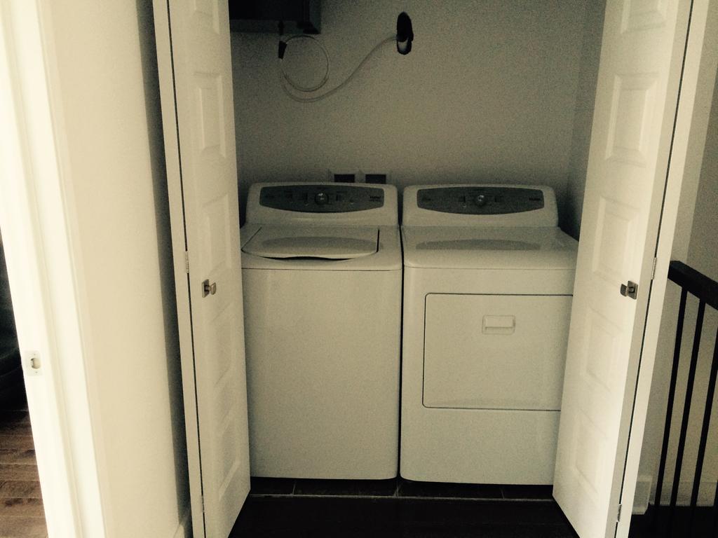 Luxury Two Story Villa Unit D Laval Bagian luar foto